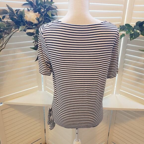 CHICOS BLK / WHITE STRIPED BOTTOM BLOUSE SIZE 1 (M8) - Picture 2 of 5